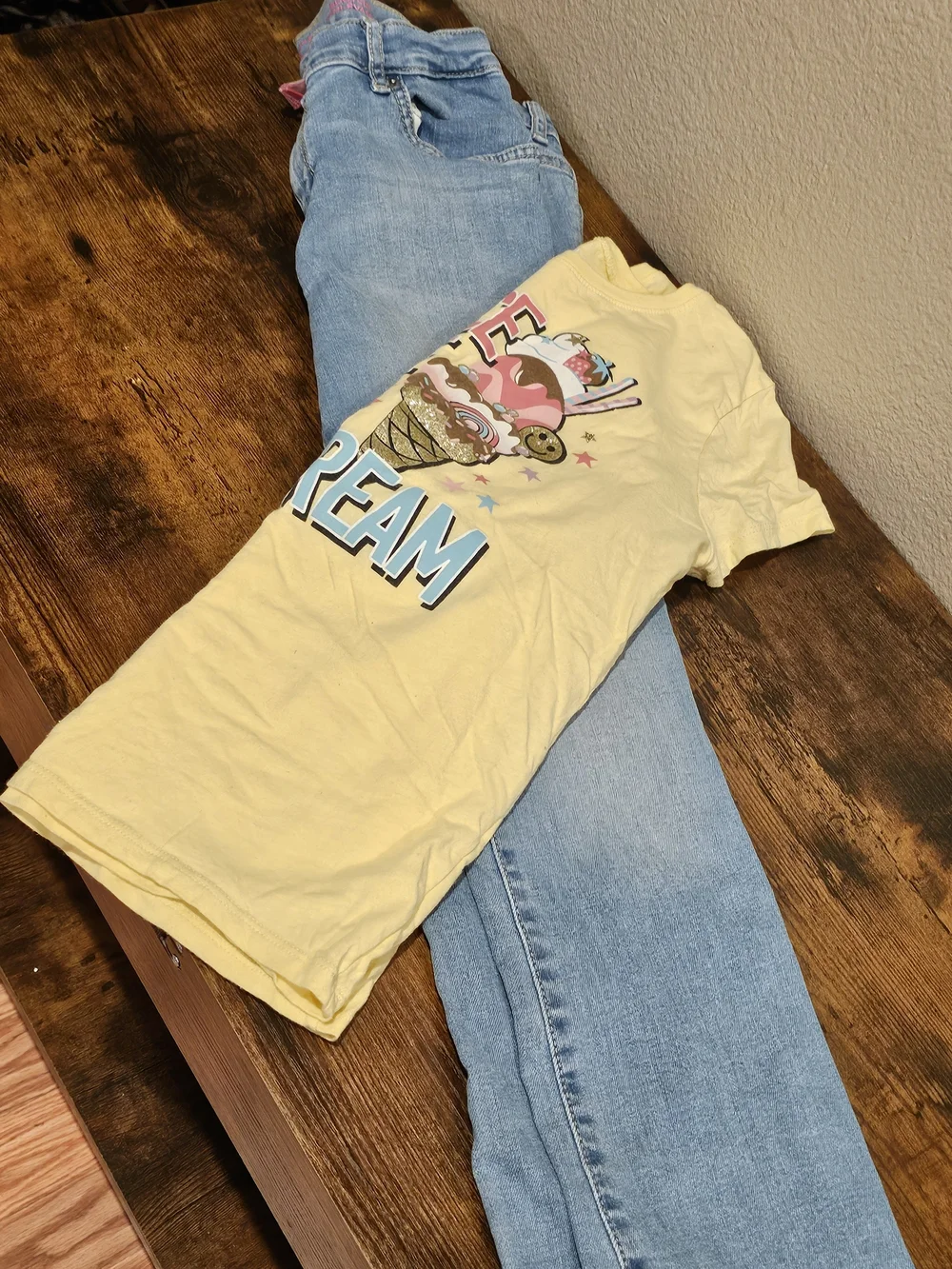 Place Light Blue Plus Size Denim Jeans with Yellow Tee